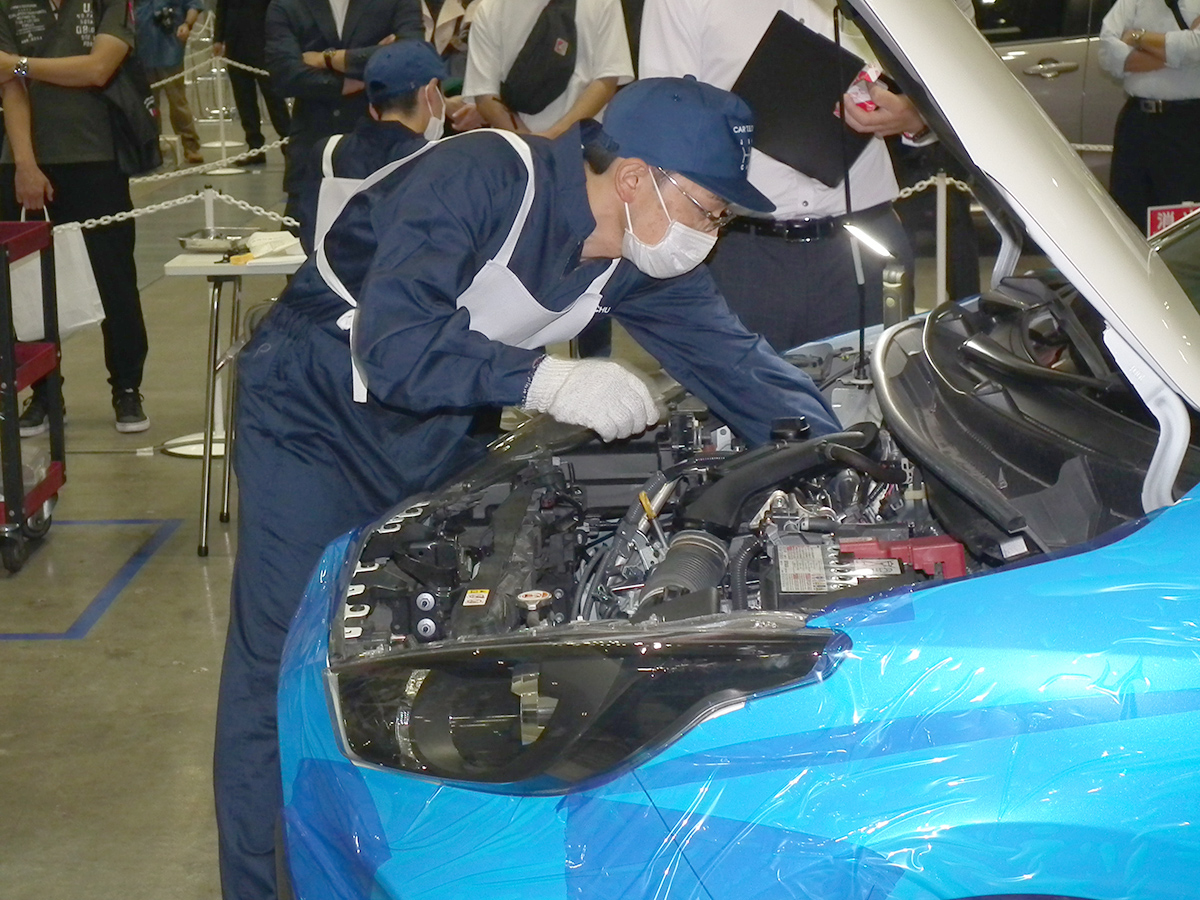第40回神整商・神整振フェスティバルで行われた第37回神奈川県自動車整備技能競技大会の開会式の様子