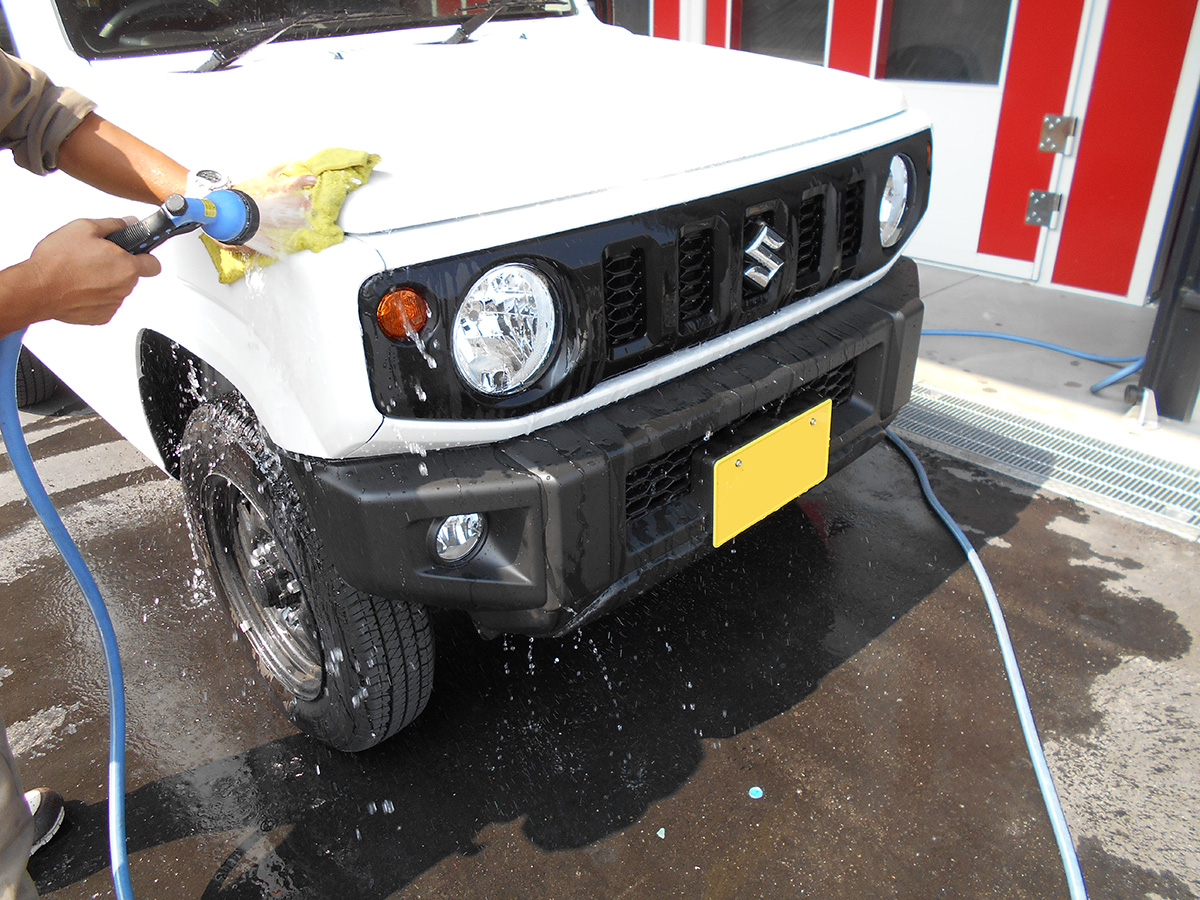 さあ、洗車もまだまだきちんとやっておきます!