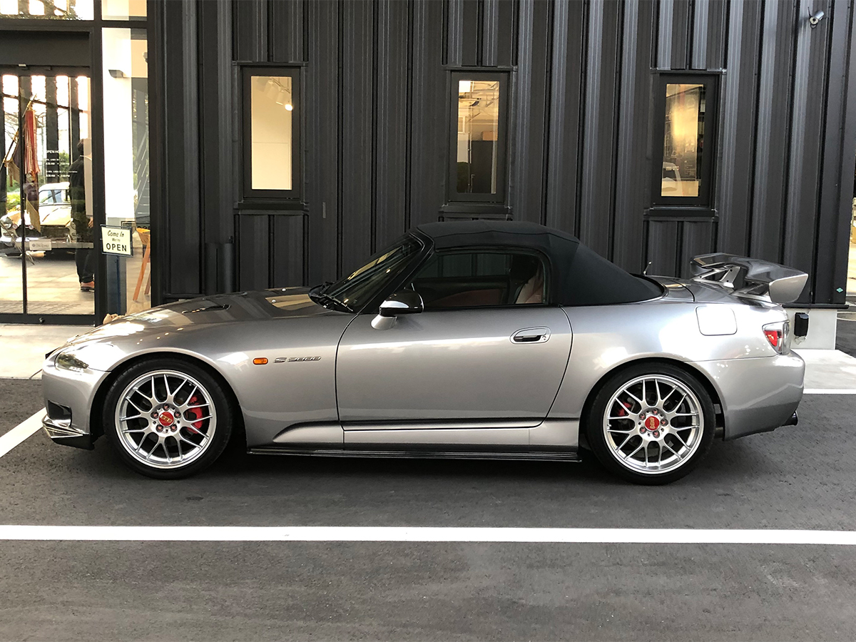 BBSホイールがビシッと決まっているホンダ　S2000！