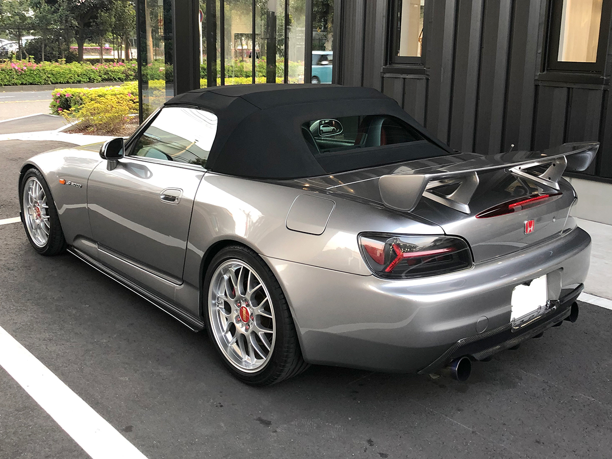 HONDA S2000斜め後ろから