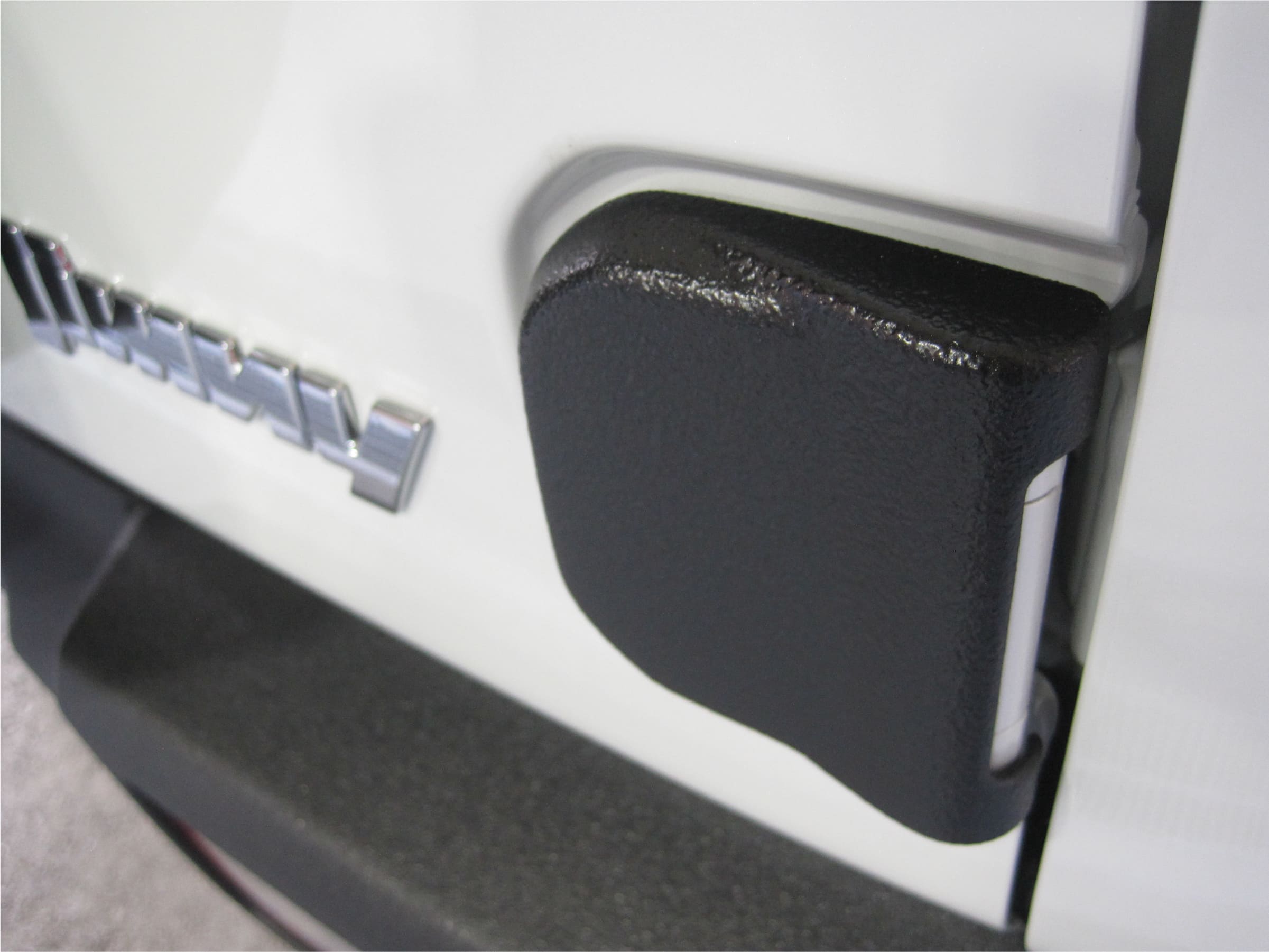 リヤドアヒンジカバー