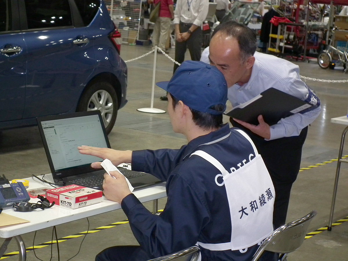 現代の車は電子制御の塊です。最短でトラブルシュートを解決するにはパソコン操作のスピードも求められます。