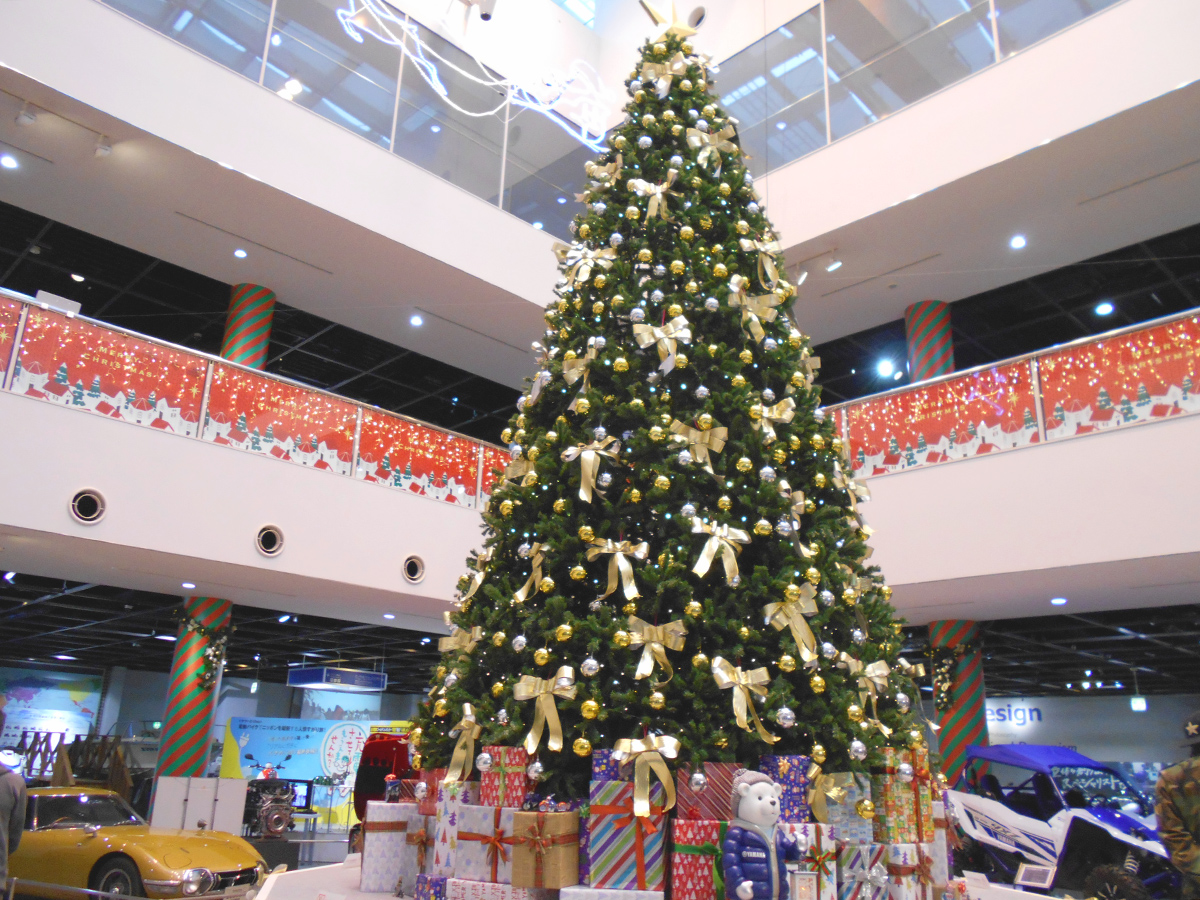 静岡県内で1番大きいというクリスマスツリーでお出迎えしてくれます