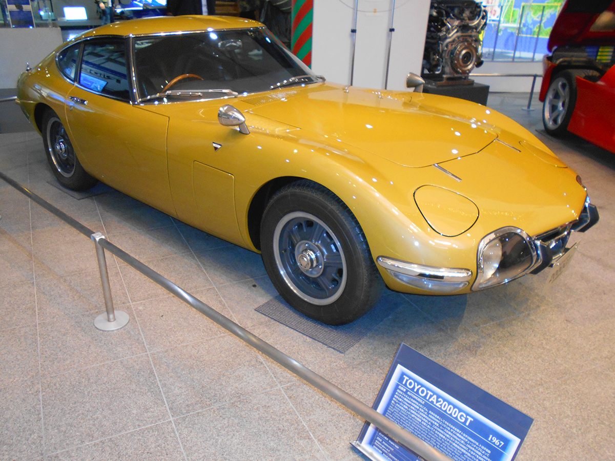 TOYOTA 2000GT