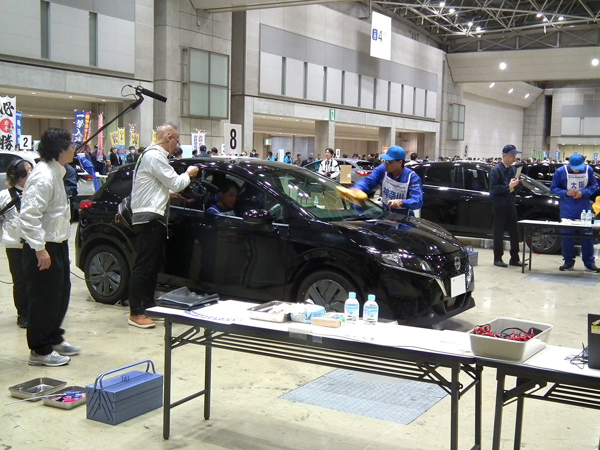 競技車両は「日産ノートe-POWER(X)」